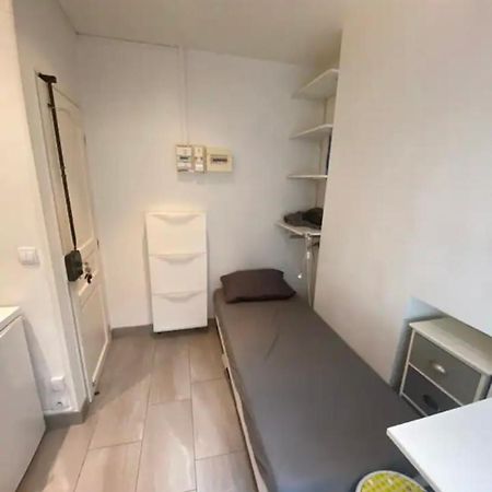 Small Studio Near Eiffel Tower Париж Экстерьер фото