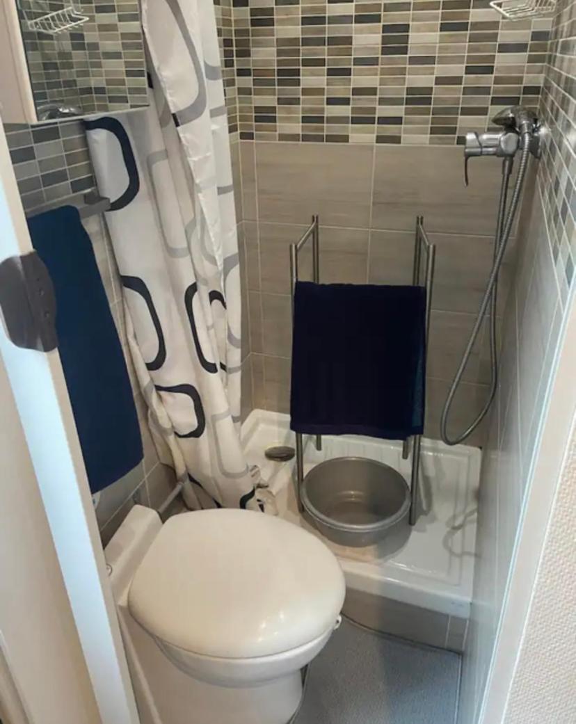 Small Studio Near Eiffel Tower Париж Экстерьер фото